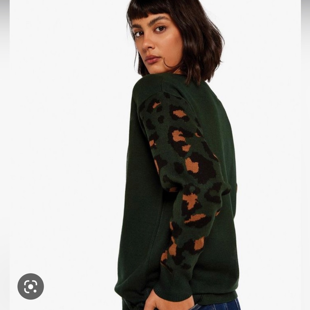Apricot knit sweater with leopard print sleeve